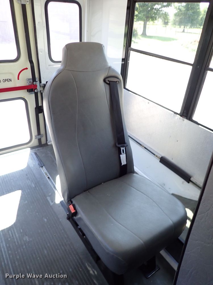 image for item LK9027 2008 Chevrolet Express G3500  school bus