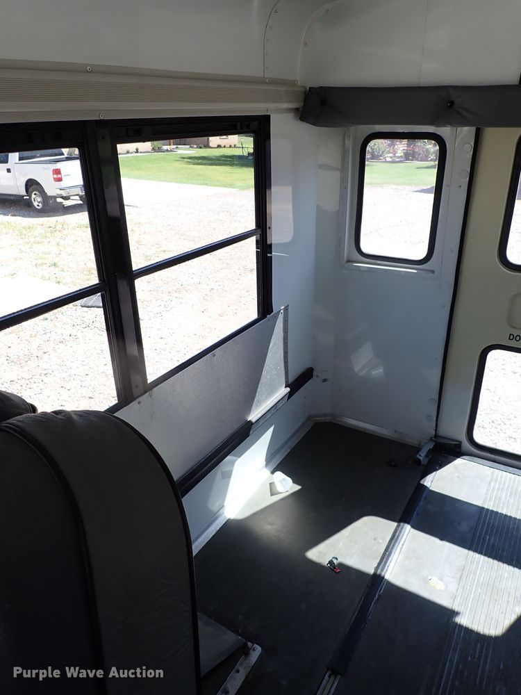 image for item LK9027 2008 Chevrolet Express G3500  school bus