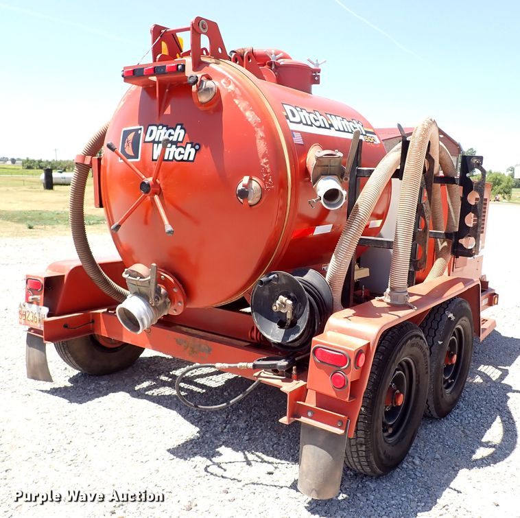 image for item LK9031 2006 Ditch Witch FX30  vacuum excavator