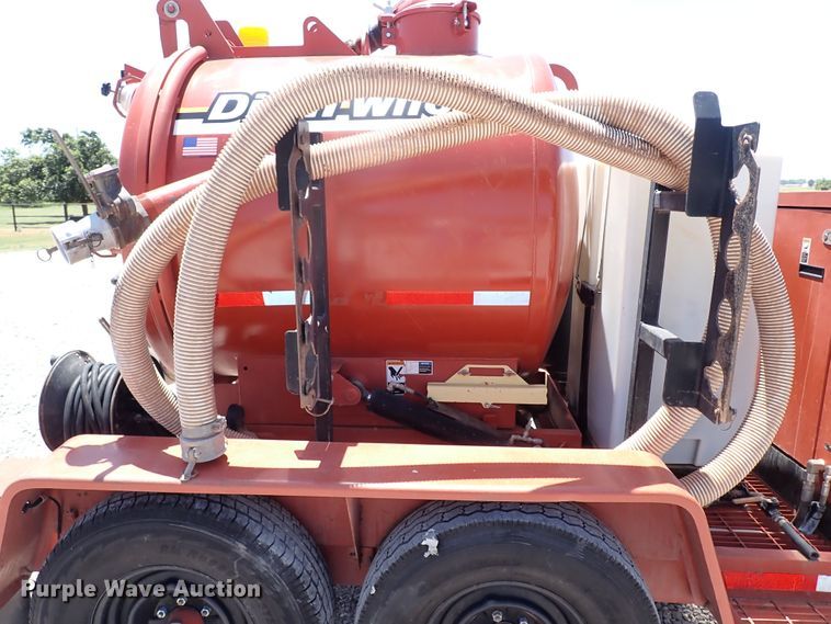 image for item LK9031 2006 Ditch Witch FX30  vacuum excavator