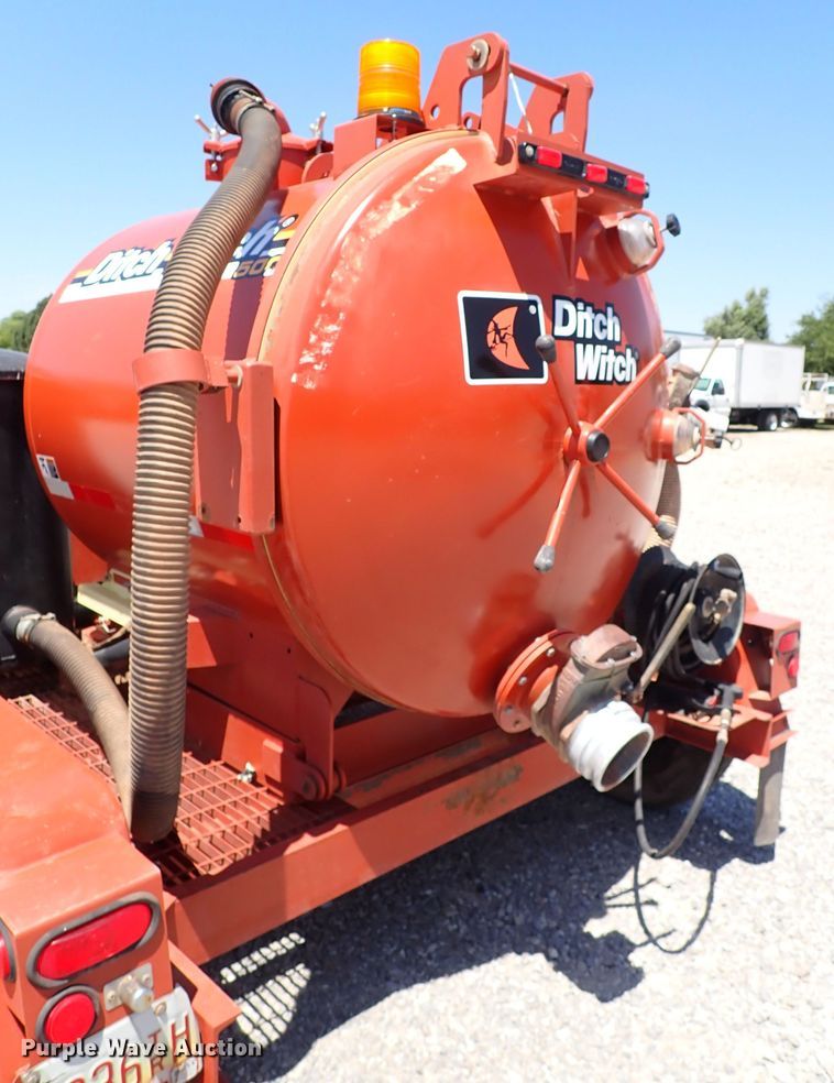 image for item LK9031 2006 Ditch Witch FX30  vacuum excavator