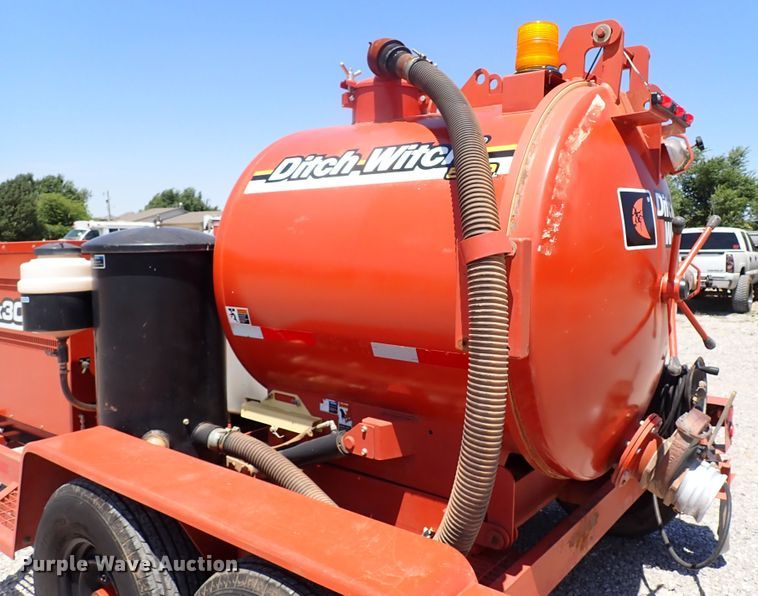image for item LK9031 2006 Ditch Witch FX30  vacuum excavator