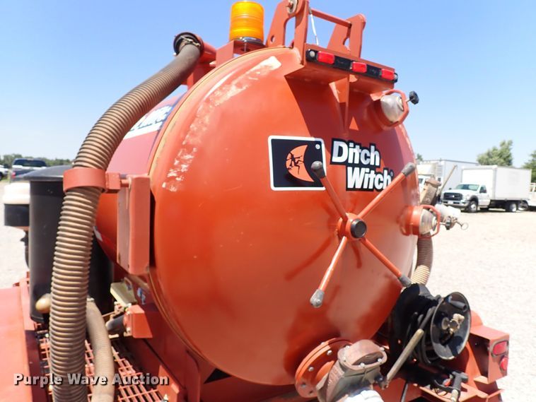 image for item LK9031 2006 Ditch Witch FX30  vacuum excavator