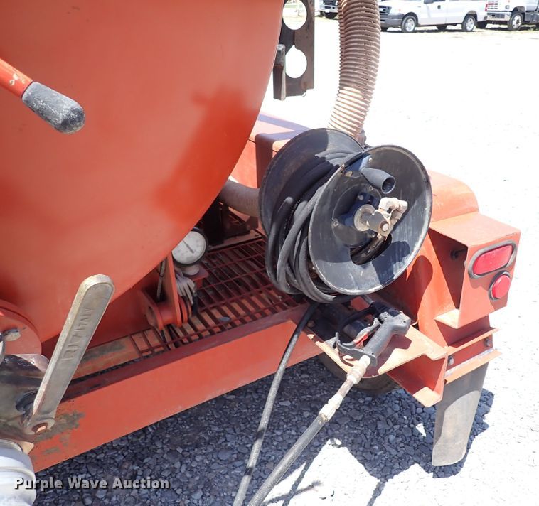 image for item LK9031 2006 Ditch Witch FX30  vacuum excavator