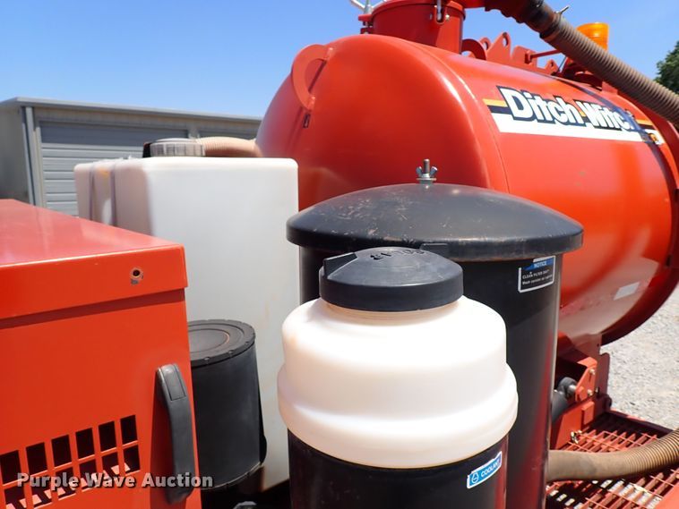 image for item LK9031 2006 Ditch Witch FX30  vacuum excavator