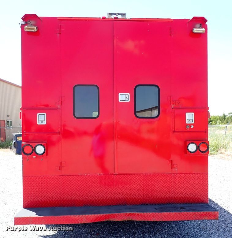 image for item LK9034 1993 International 4700  Crew Cab utility / service truck