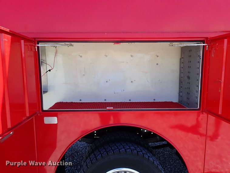 image for item LK9034 1993 International 4700  Crew Cab utility / service truck