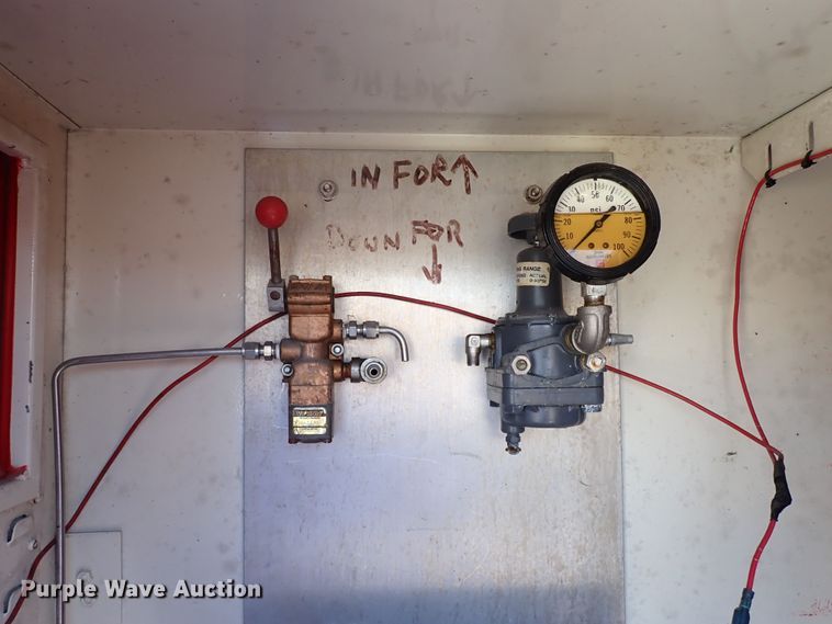 image for item LK9034 1993 International 4700  Crew Cab utility / service truck