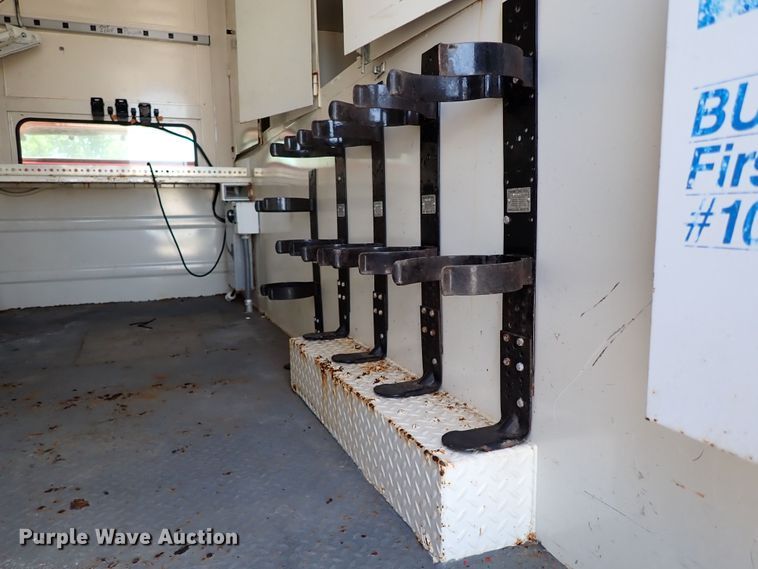 image for item LK9034 1993 International 4700  Crew Cab utility / service truck