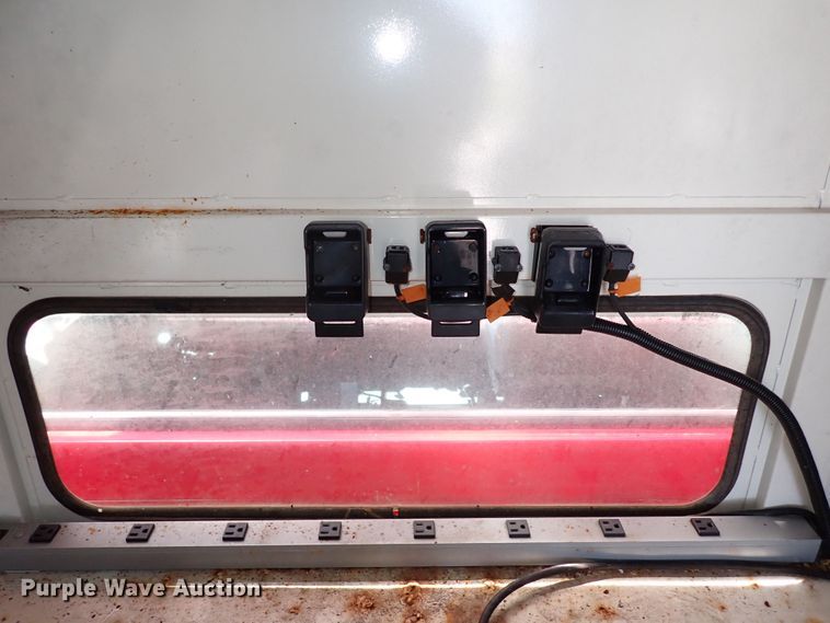 image for item LK9034 1993 International 4700  Crew Cab utility / service truck