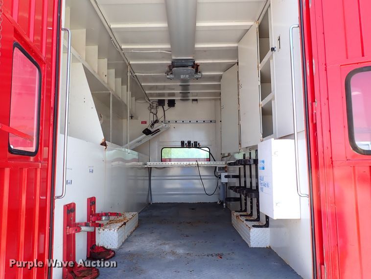 image for item LK9034 1993 International 4700  Crew Cab utility / service truck