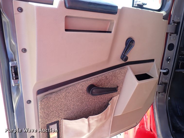 image for item LK9034 1993 International 4700  Crew Cab utility / service truck