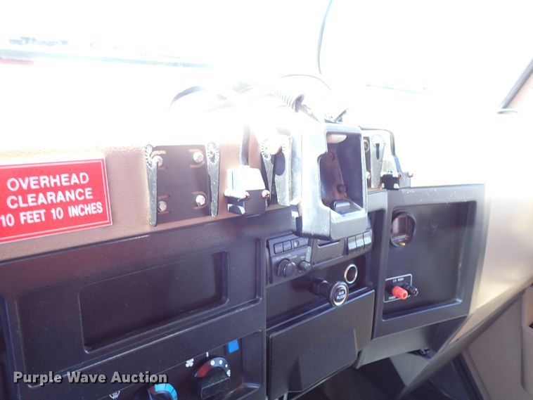 image for item LK9034 1993 International 4700  Crew Cab utility / service truck