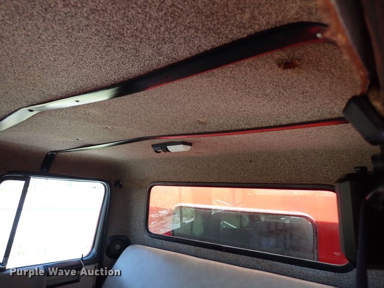 image for item LK9034 1993 International 4700  Crew Cab utility / service truck