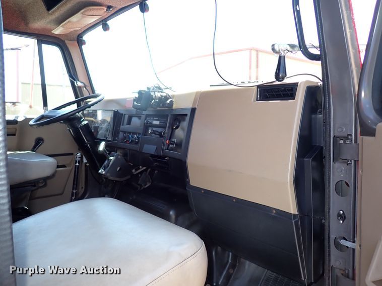 image for item LK9034 1993 International 4700  Crew Cab utility / service truck