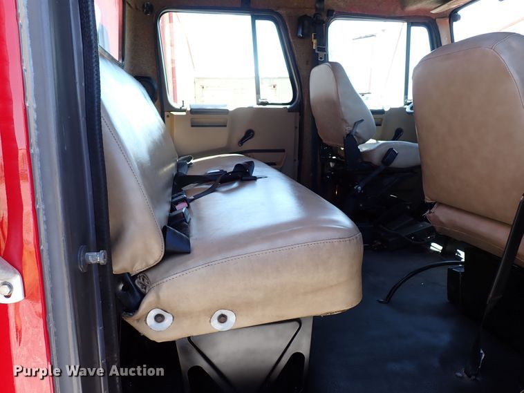 image for item LK9034 1993 International 4700  Crew Cab utility / service truck