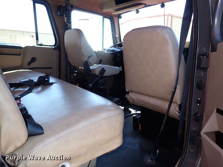 image for item LK9034 1993 International 4700  Crew Cab utility / service truck