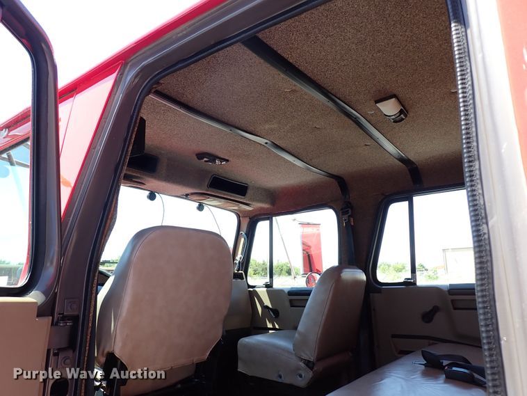 image for item LK9034 1993 International 4700  Crew Cab utility / service truck