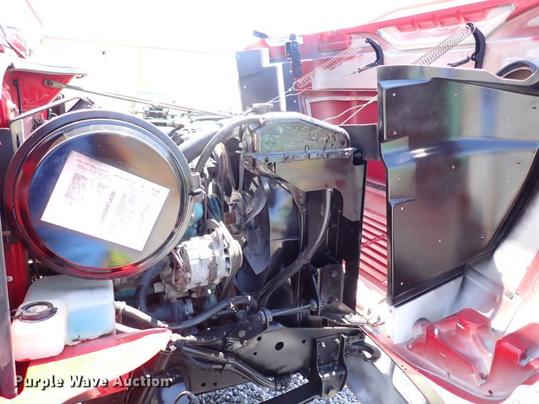 image for item LK9034 1993 International 4700  Crew Cab utility / service truck