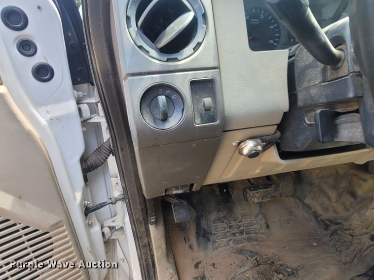 image for item LM9607 2008 Ford F450 Super Duty  flatbed truck