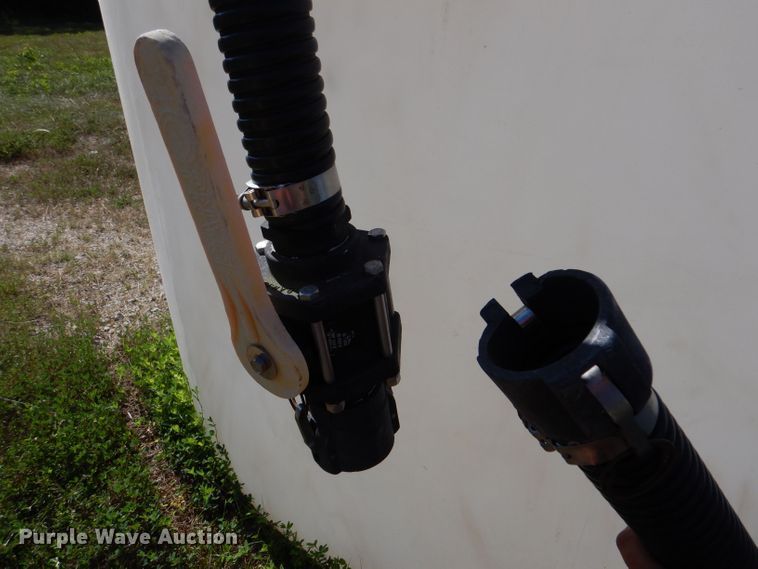 image for item LP9526 Poly tank