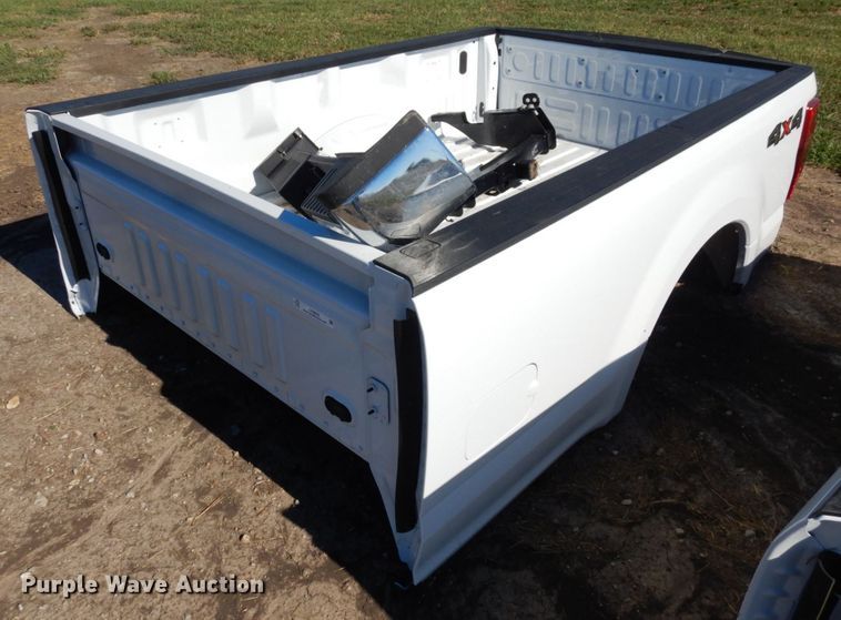 image for item LY9042 2022 Ford F250  pickup truck bed