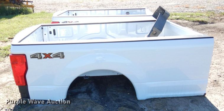 image for item LY9042 2022 Ford F250  pickup truck bed