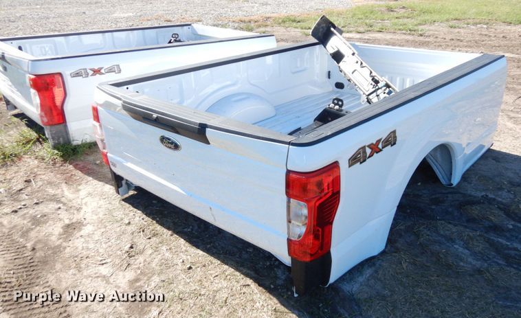 image for item LY9042 2022 Ford F250  pickup truck bed