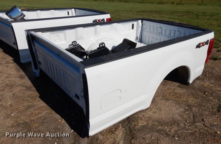 image for item LY9043 2022 Ford F250  pickup truck bed