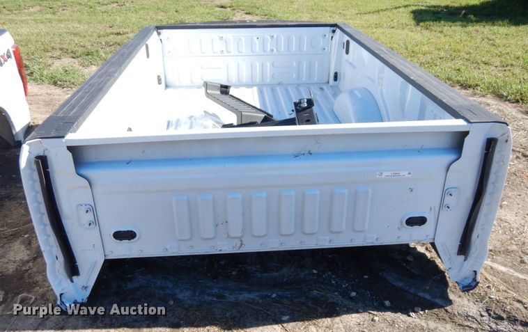 image for item LY9043 2022 Ford F250  pickup truck bed