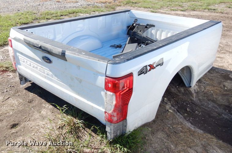 image for item LY9043 2022 Ford F250  pickup truck bed
