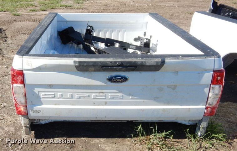 image for item LY9043 2022 Ford F250  pickup truck bed