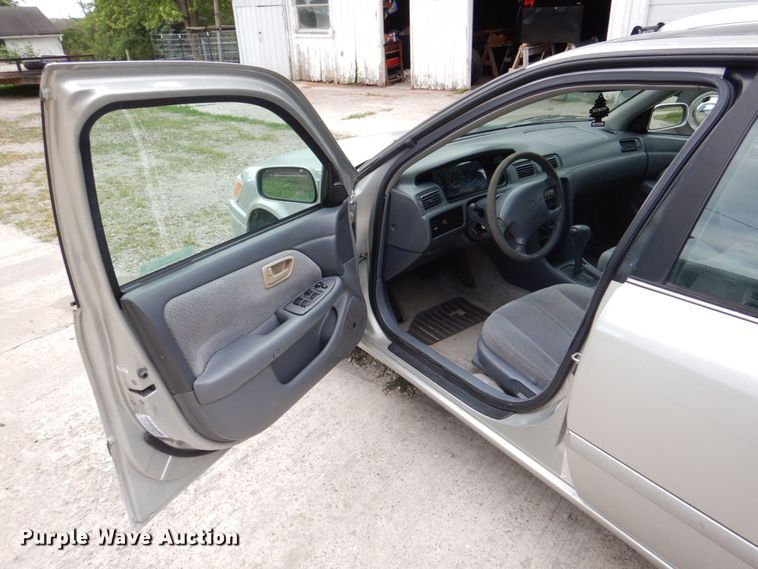 image for item MF9160 2001 Toyota Camry LE