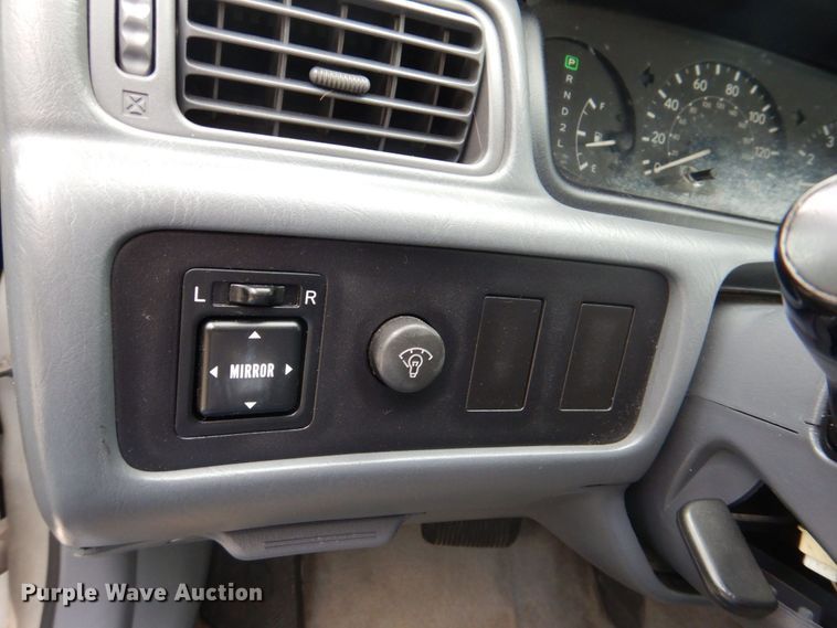 image for item MF9160 2001 Toyota Camry LE