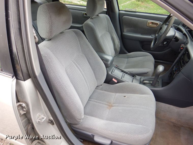 image for item MF9160 2001 Toyota Camry LE