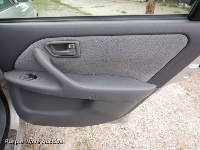 image for item MF9160 2001 Toyota Camry LE