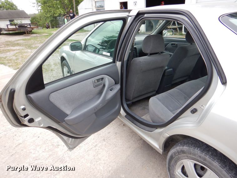 image for item MF9160 2001 Toyota Camry LE