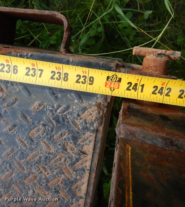 image for item MF9741 2017 DCT  equipment trailer