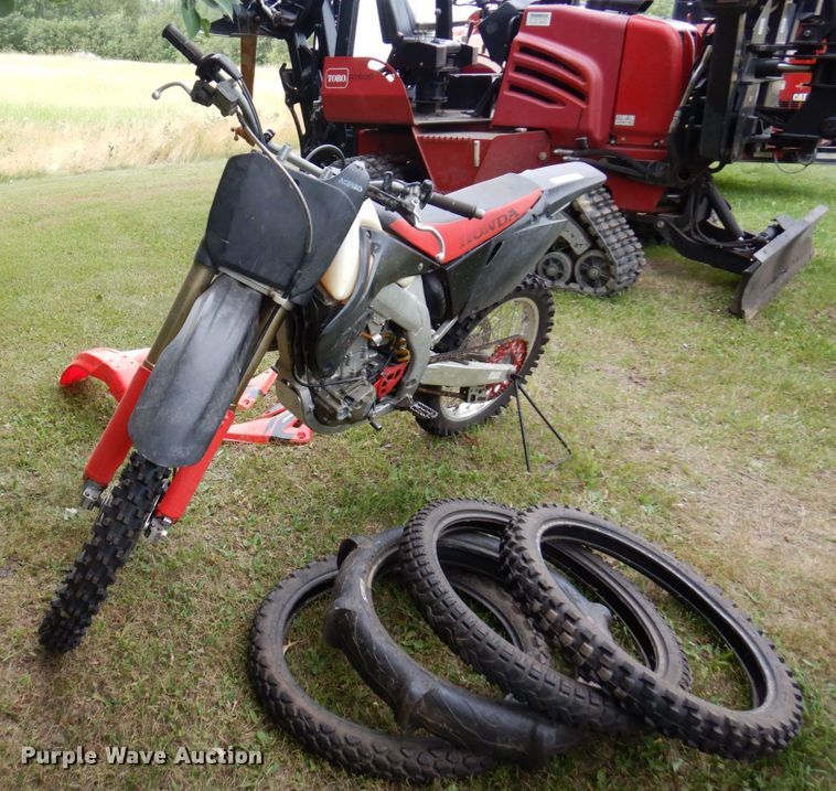 image for item MF9744 2004 Honda CRF450R  motorcycle