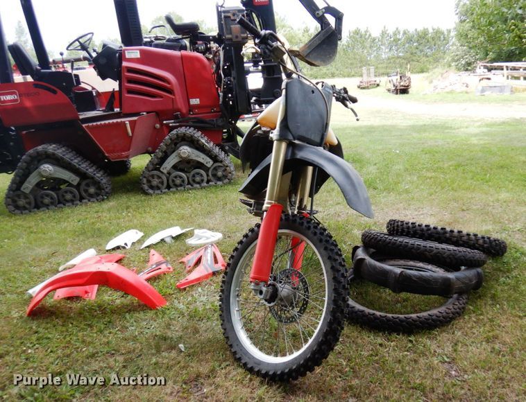 image for item MF9744 2004 Honda CRF450R  motorcycle