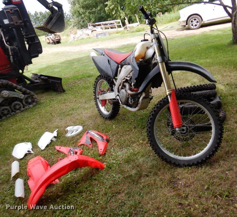 image for item MF9744 2004 Honda CRF450R  motorcycle