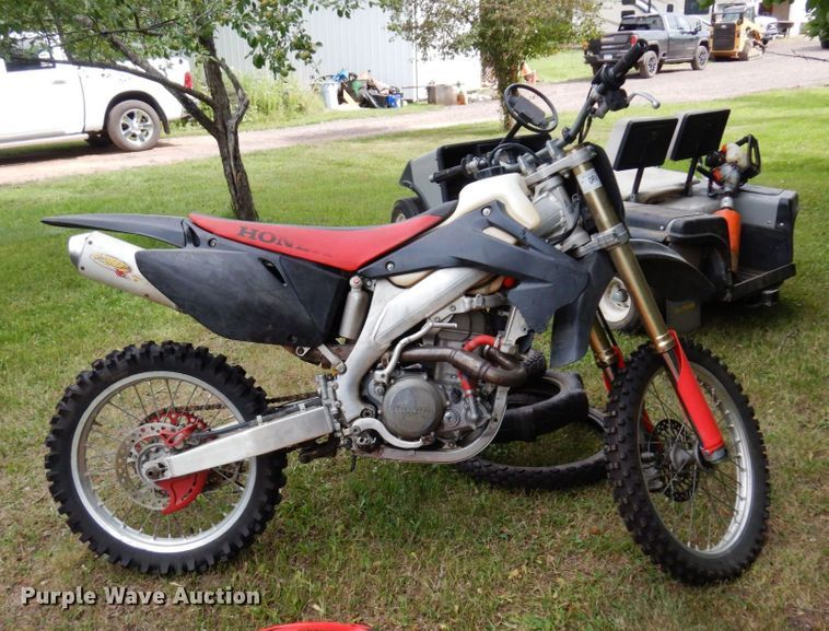 image for item MF9744 2004 Honda CRF450R  motorcycle