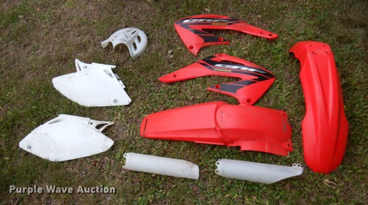 image for item MF9744 2004 Honda CRF450R  motorcycle