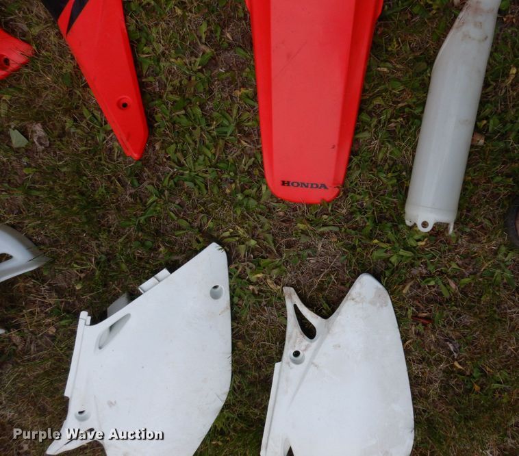 image for item MF9744 2004 Honda CRF450R  motorcycle