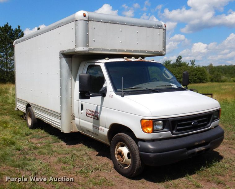 image for item MF9757 2006 Ford E350  box truck