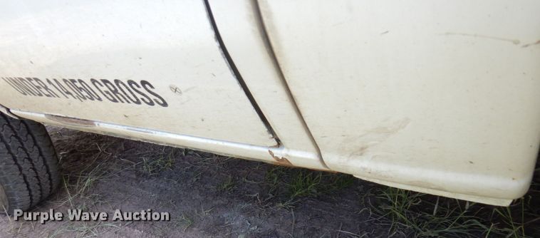 image for item MF9757 2006 Ford E350  box truck