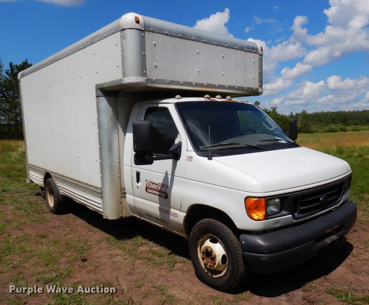 image for item MF9757 2006 Ford E350  box truck