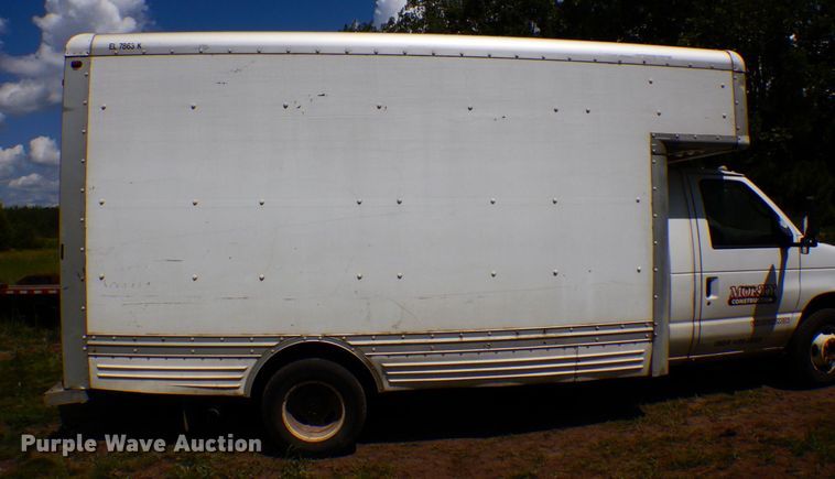 image for item MF9757 2006 Ford E350  box truck