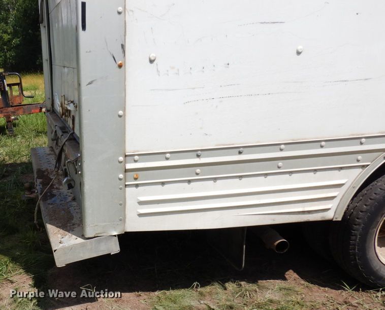 image for item MF9757 2006 Ford E350  box truck