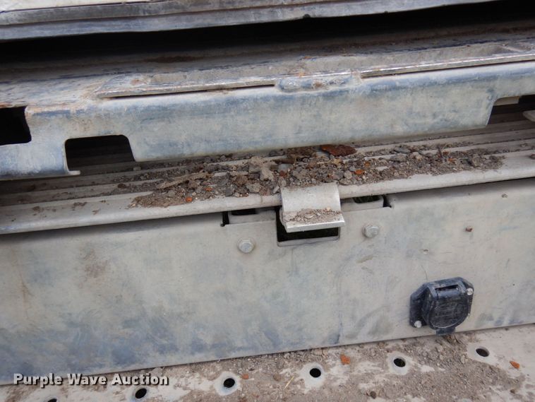 image for item MF9757 2006 Ford E350  box truck